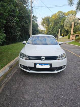 VOLKSWAGEN JETTA 2.0 TSI HIGHLINE 211CV GASOLINA 4P TIPTRONIC VOLKSWAGEN JETTA 2.0 TSI HIGHLINE 211CV GASOLINA 4P TIPTRONIC